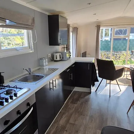 Het Veluwse Boshuisje Knus Met Omheinde Tuin Op De Veluwe Chalet *