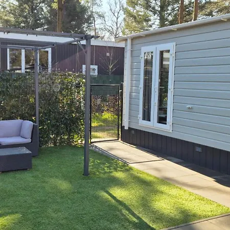 Het Veluwse Boshuisje Knus Met Omheinde Tuin Op De Veluwe Hoenderloo