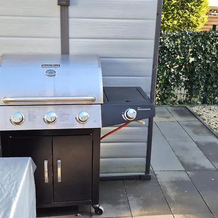 Het Veluwse Boshuisje Knus Met Omheinde Tuin Op De Veluwe Chalet *