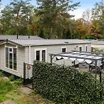 Het Veluwse Boshuisje Hond Welkom In Chalet Hoenderloo