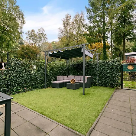 Het Veluwse Boshuisje Hond Welkom In Hoenderloo