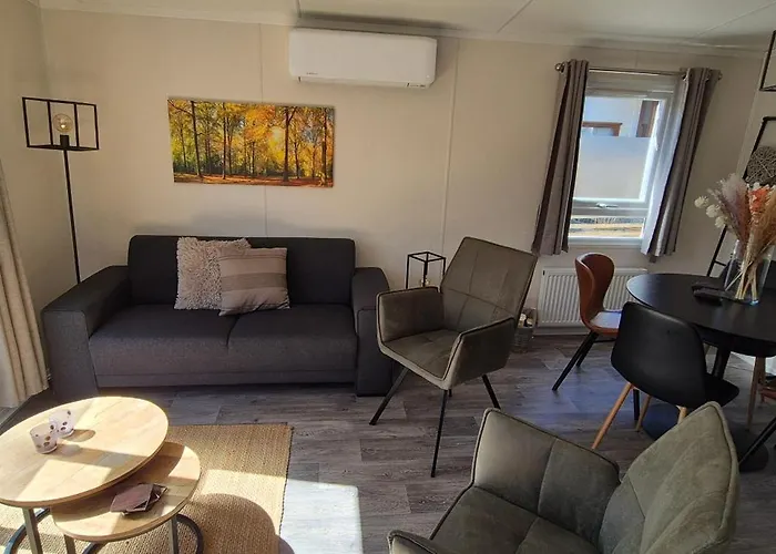 Het Veluwse Boshuisje Hond Welkom In Dağ evi *