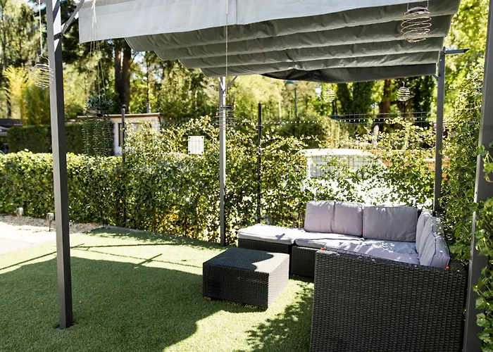 Het Veluwse Boshuisje Hond Welkom In Dağ evi